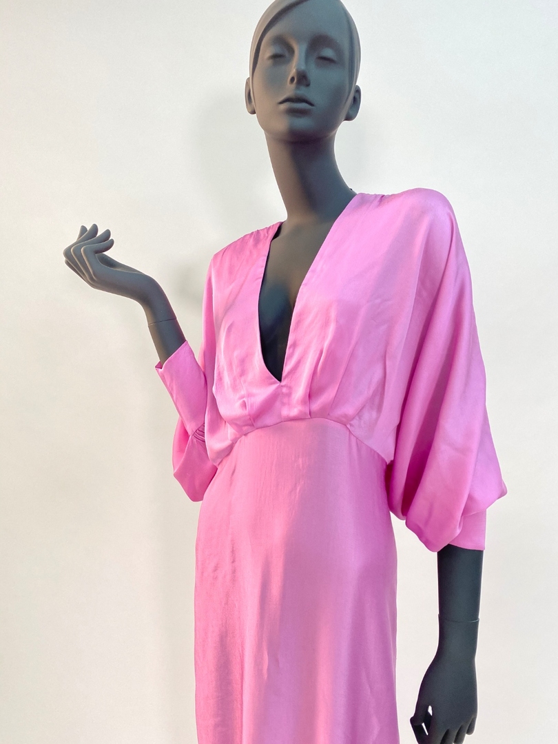 Вечернее платье из розового шелка