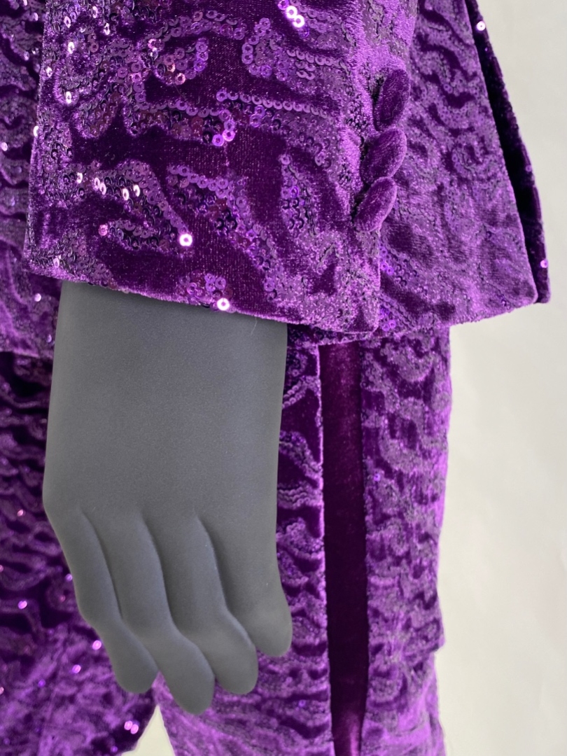 Мужской двубортный фиолетовый костюм