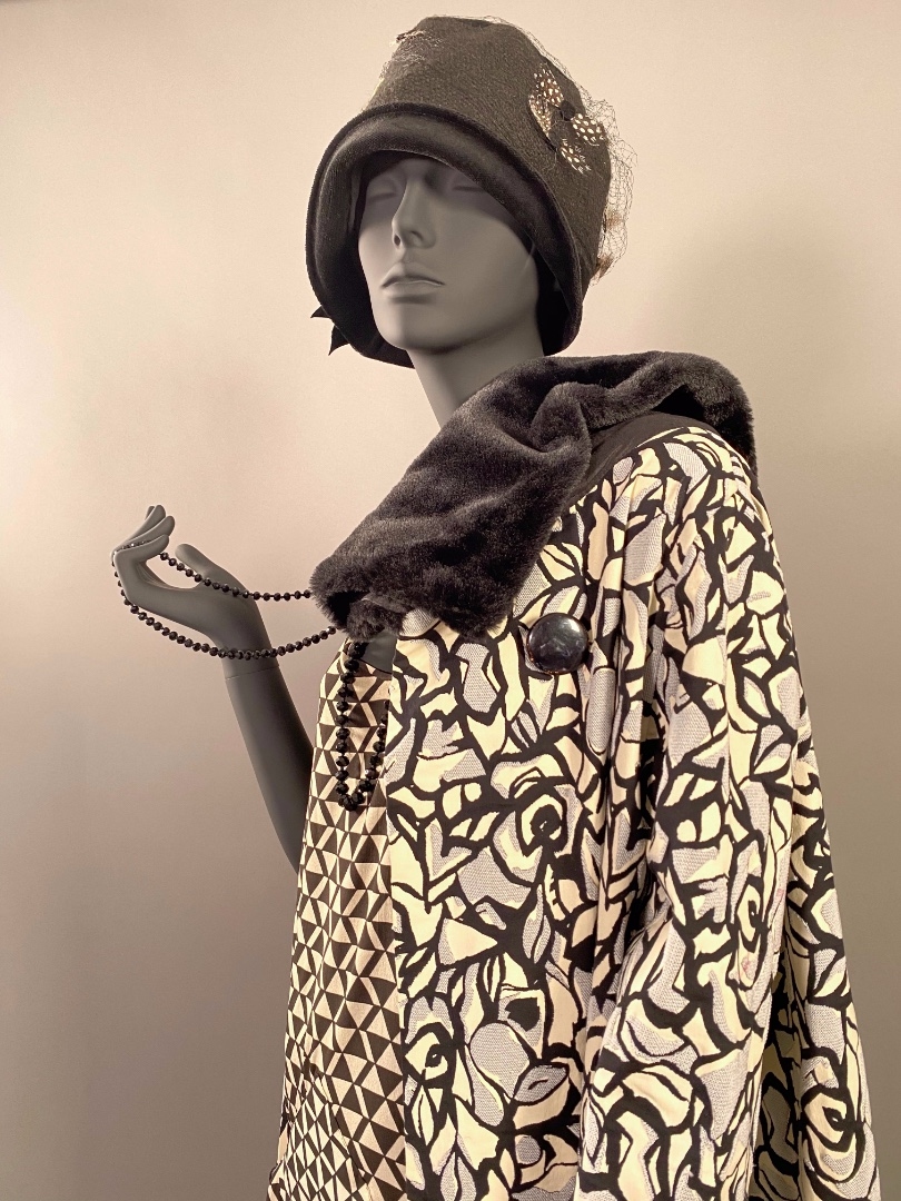 Пальто женское черно-белое 1920-е