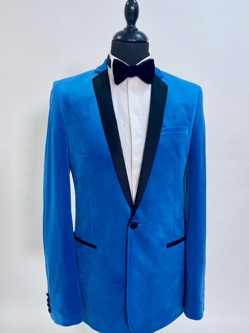 Пиджак из ярко-синего бархата