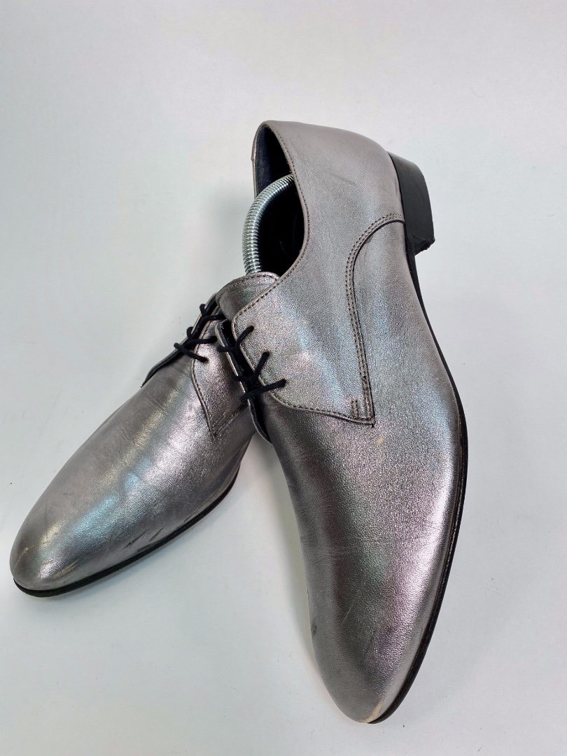 Серебряные мужские туфли