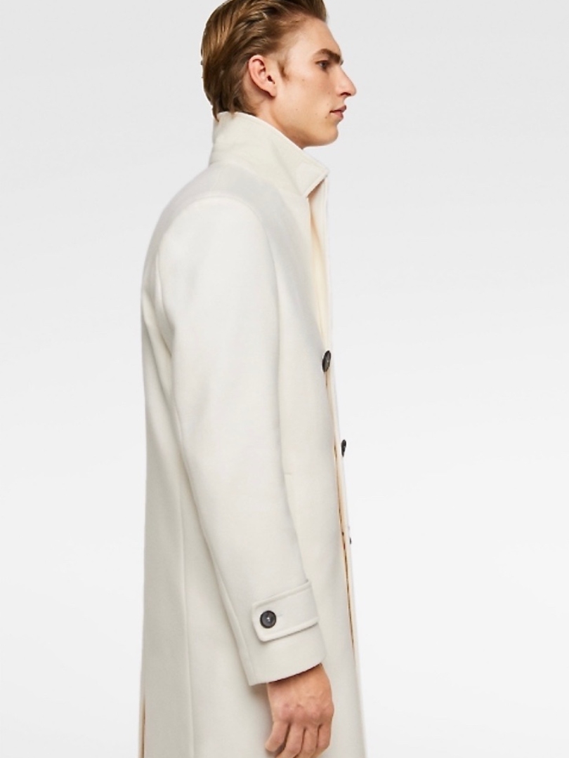 Белое мужское пальто