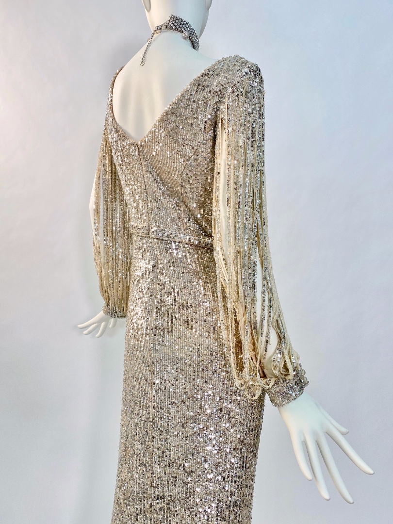 Серебряное платье в стиле Диско