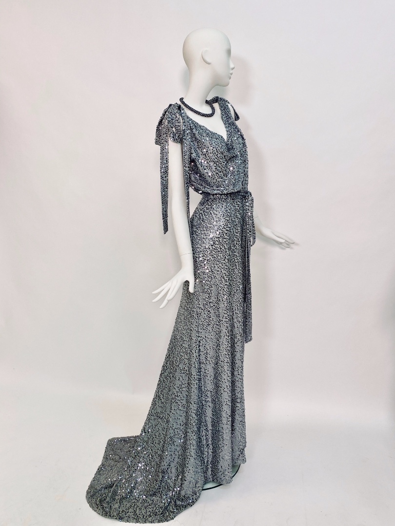 Бархатное платье в стиле тридцатых годов