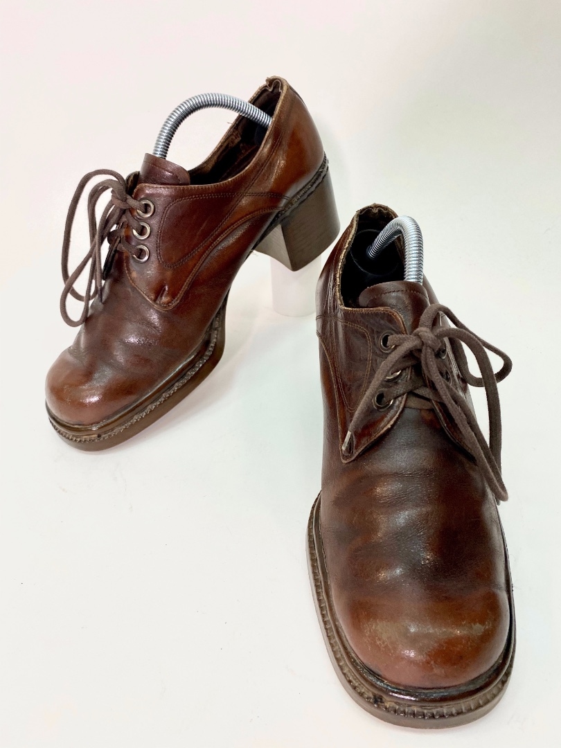 Мужские туфли на каблуке 1970-х годов