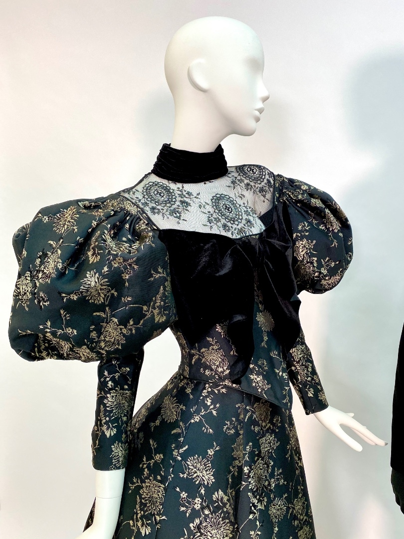 Платье бальное черное эпохи Модерн