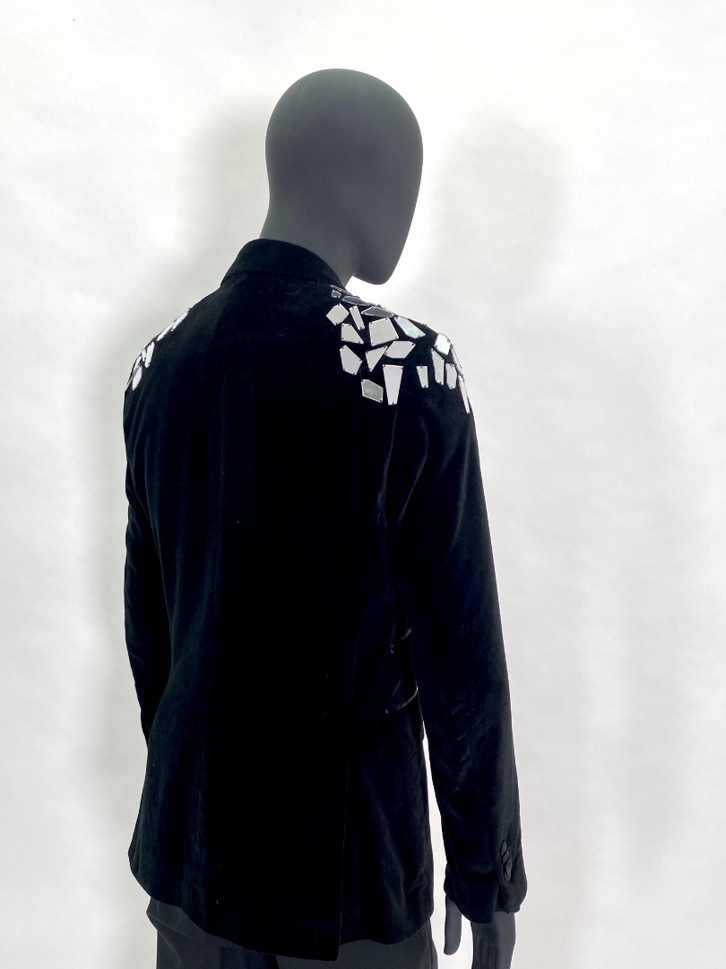 Черный бархатный мужской пиджак с зеркалами