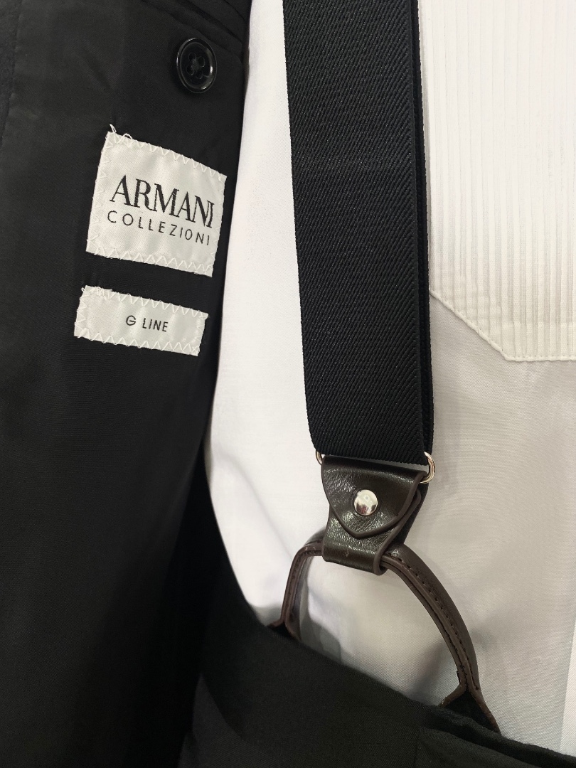 Черный мужской классический смокинг Armani