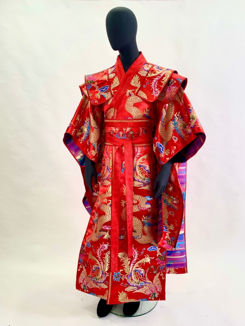 krasnoe-muzhskoe-kimono-v-kitajskom-stile_6567